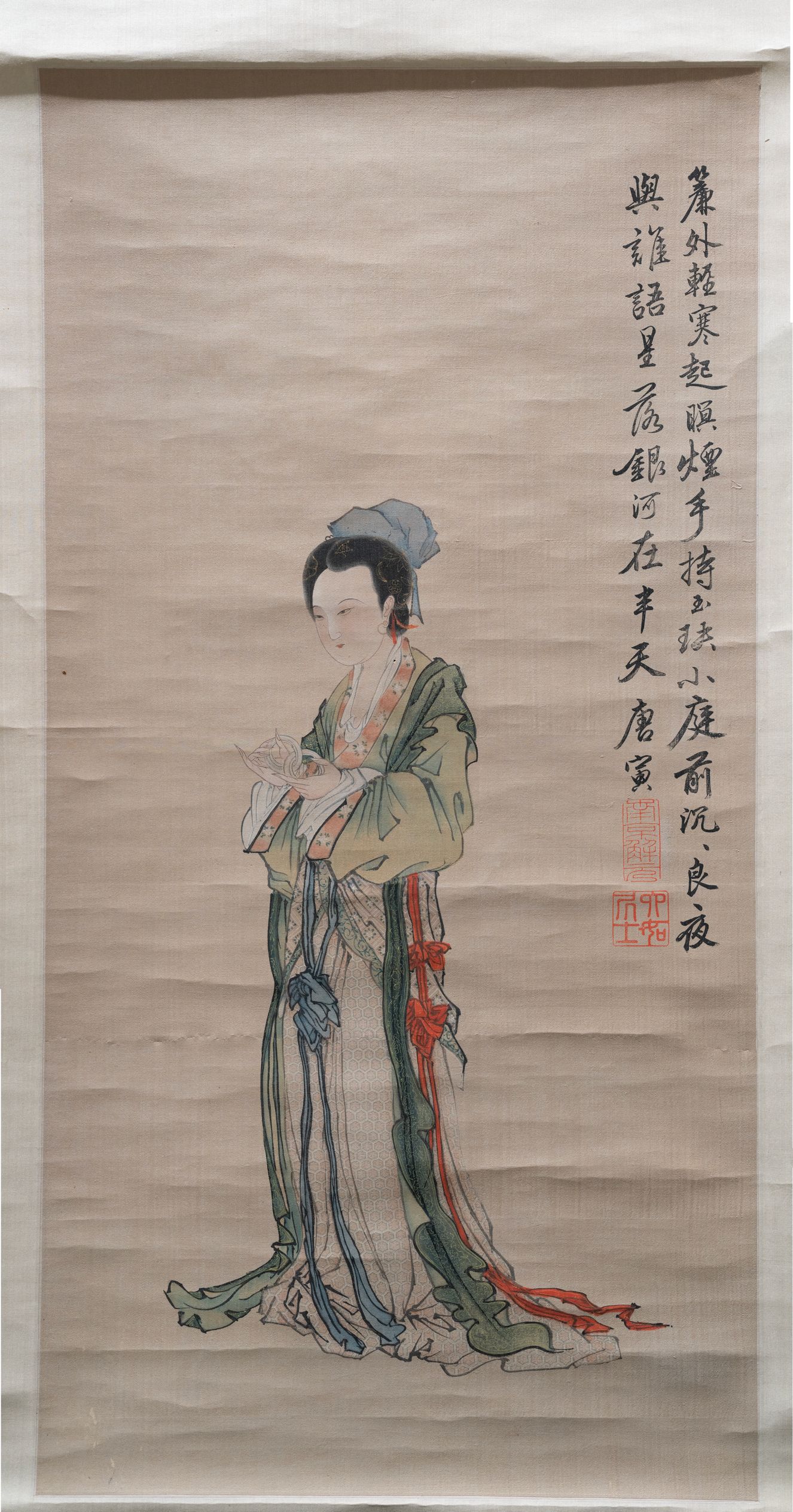 玉玦仕女图轴预览图